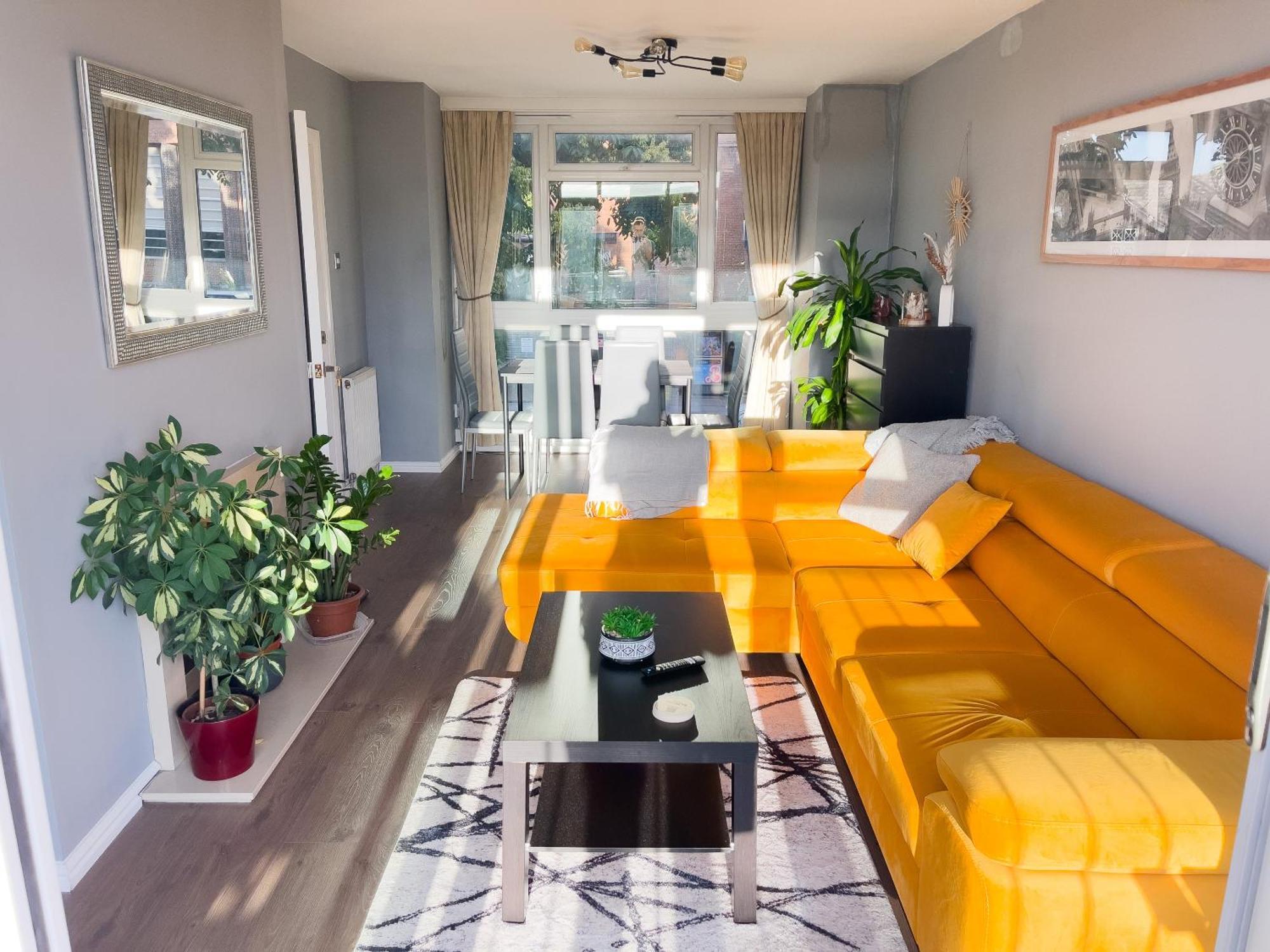 Beautiful 3-Bed Apartment At Swiss Cottage London Exterior foto